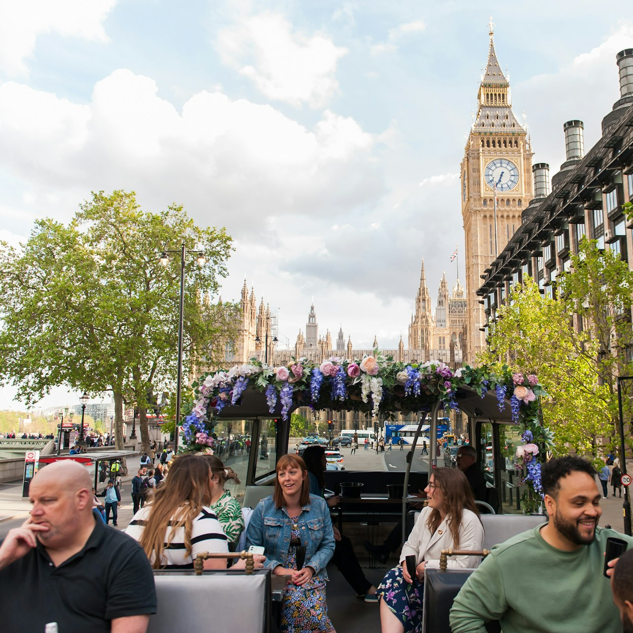 Tootbus London: Bar Bus Tour - Photo 1 of 10
